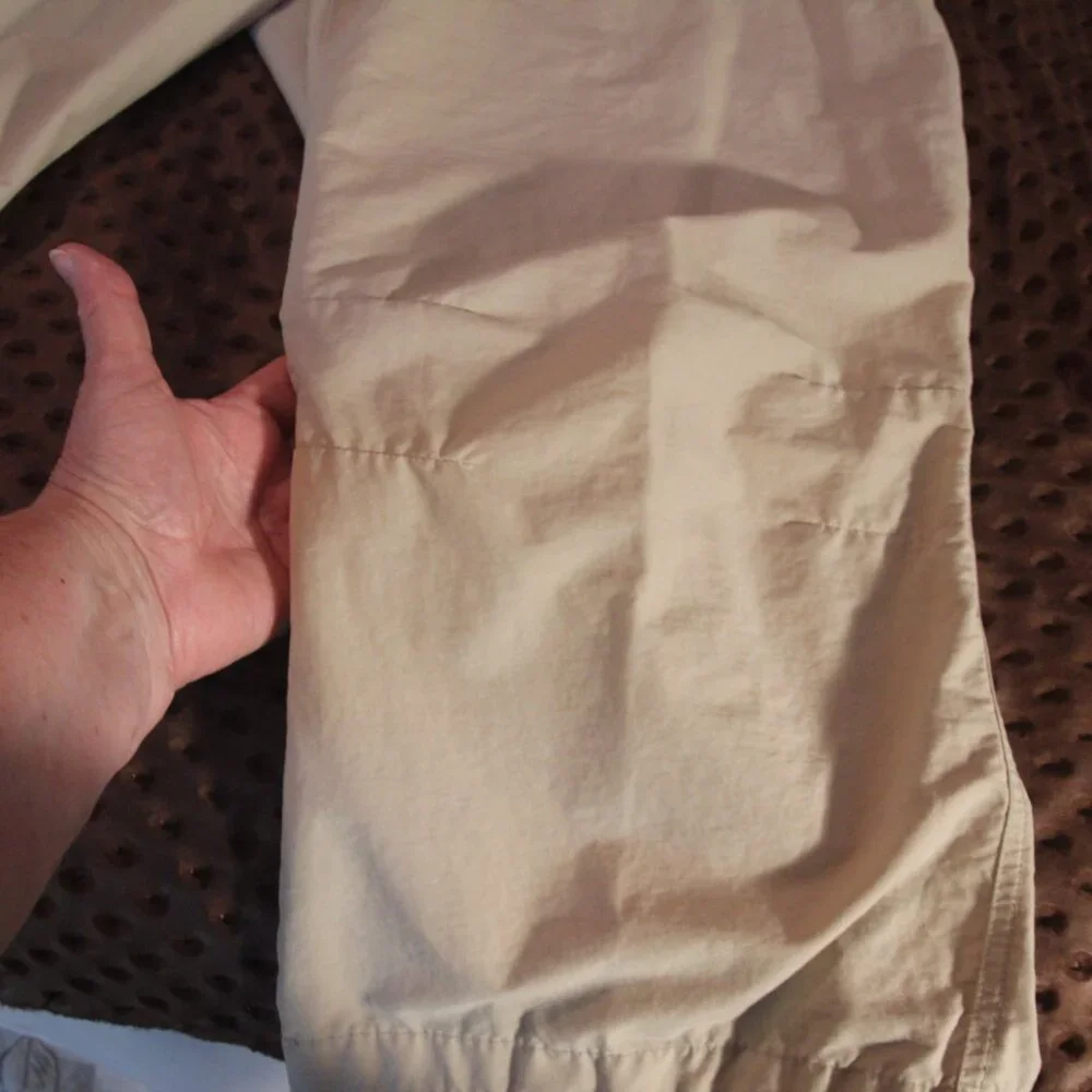 Pants, light beige, hiking.  Size 1X. Columbia brand. Like new. - Picture 7 of 9